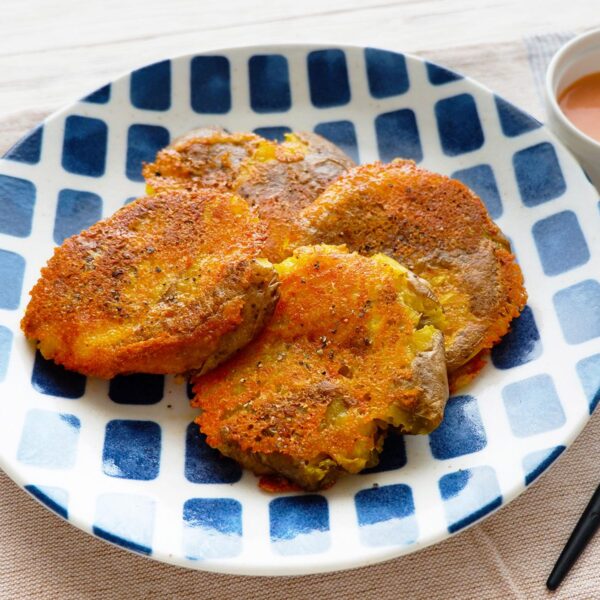 チーズの香りが食欲をそそる！ じゃがいものカリカリチーズ焼き