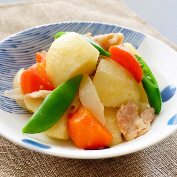 あっさりなのに旨みが効いてる！ ほくほく塩肉じゃが